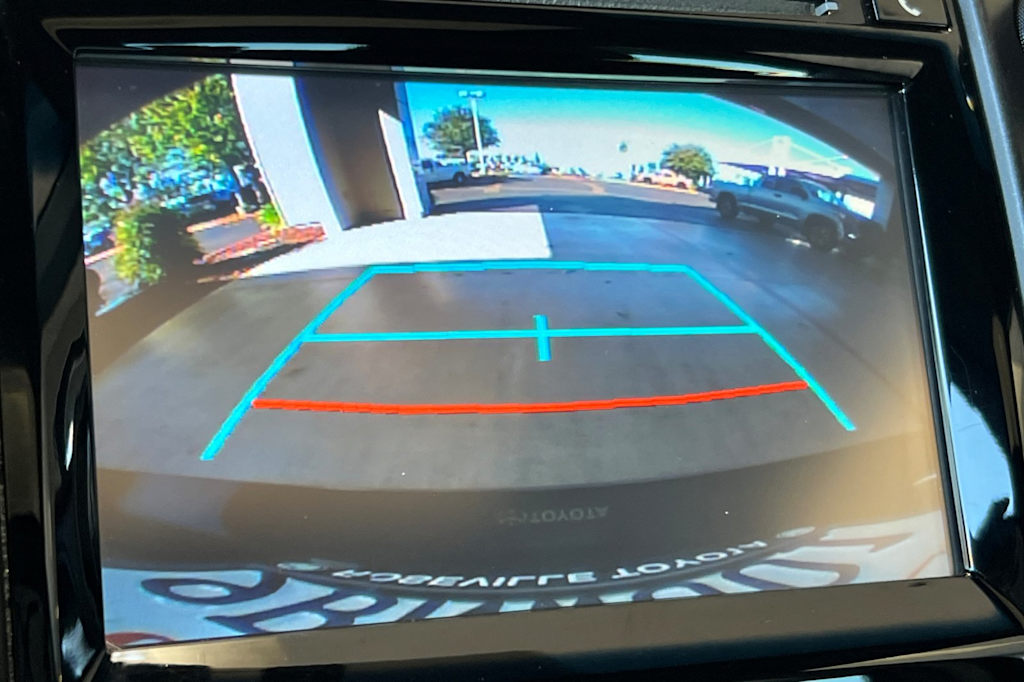 Thumbnail: 2015 Toyota Camry - 25