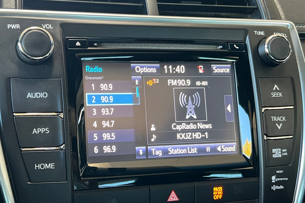 Thumbnail: 2015 Toyota Camry - 12