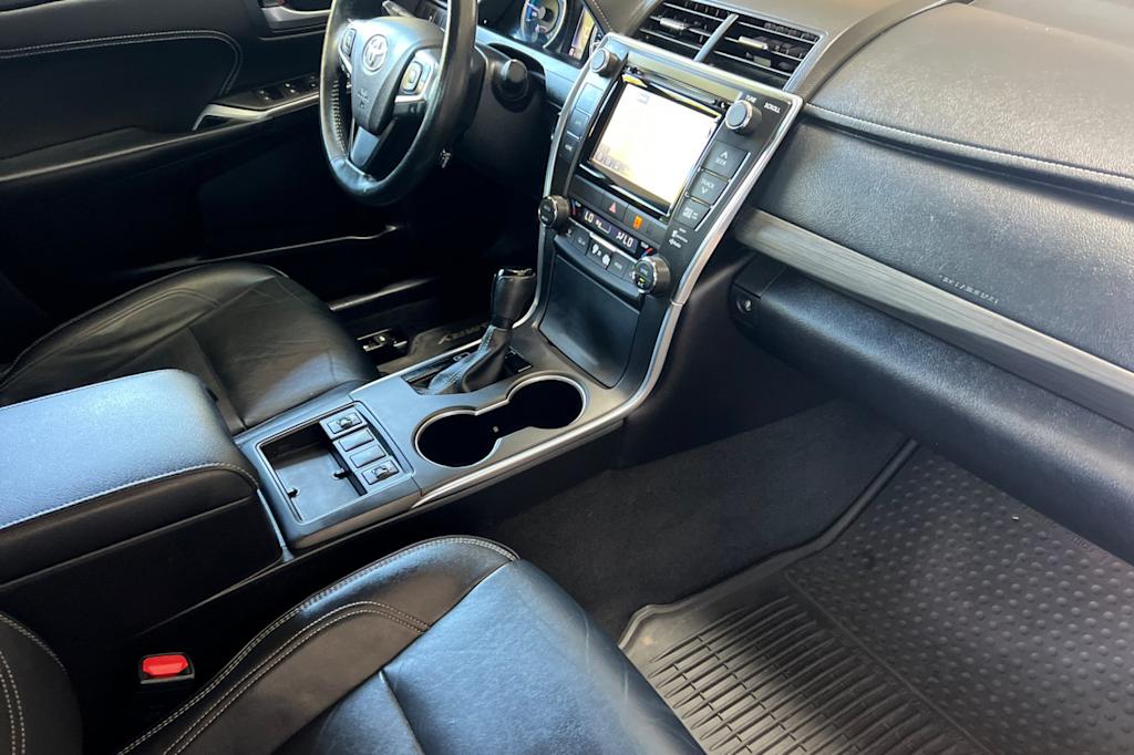 Thumbnail: 2015 Toyota Camry - 11