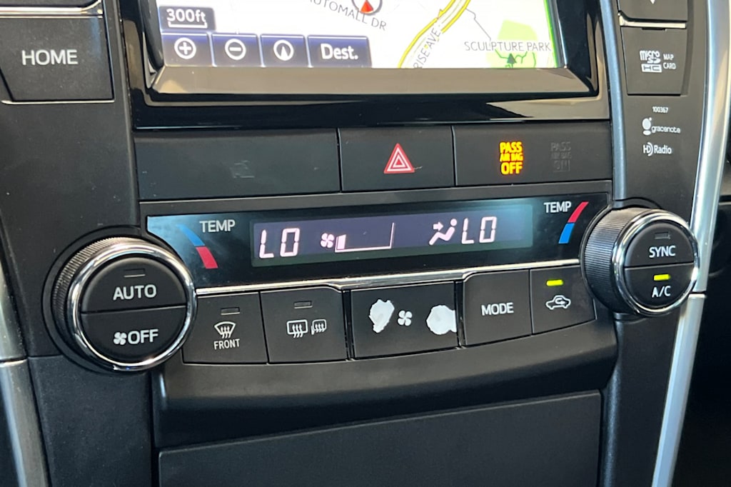 Thumbnail: 2015 Toyota Camry - 26