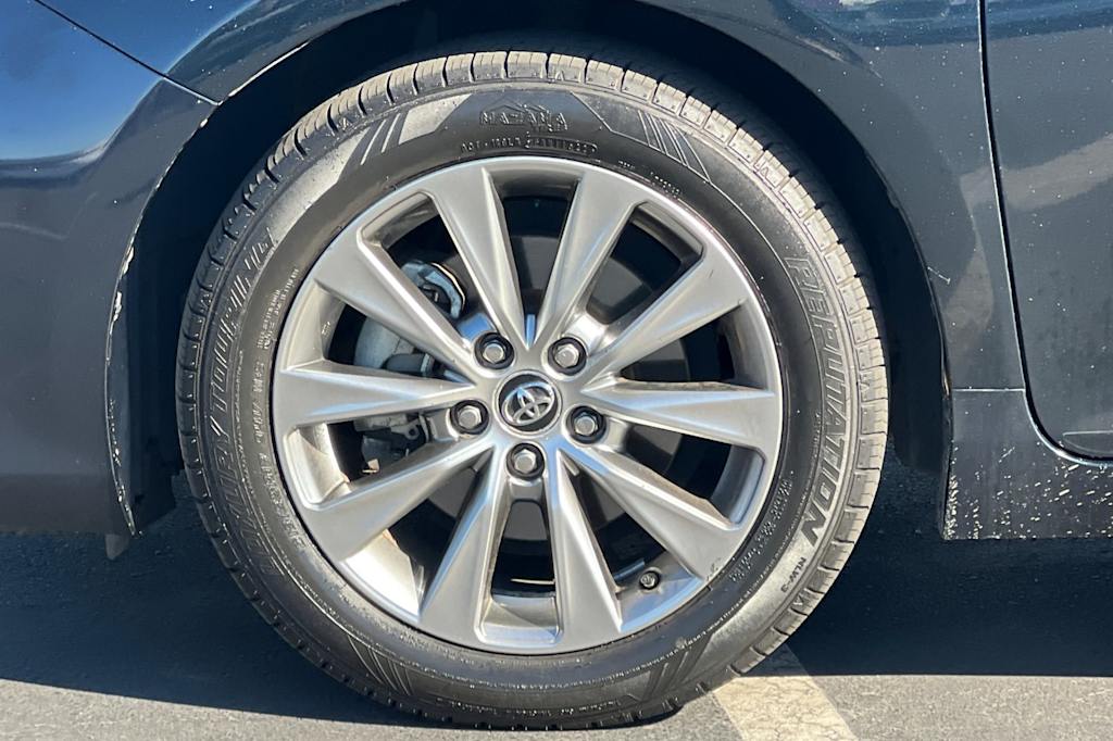 Thumbnail: 2015 Toyota Camry - 7