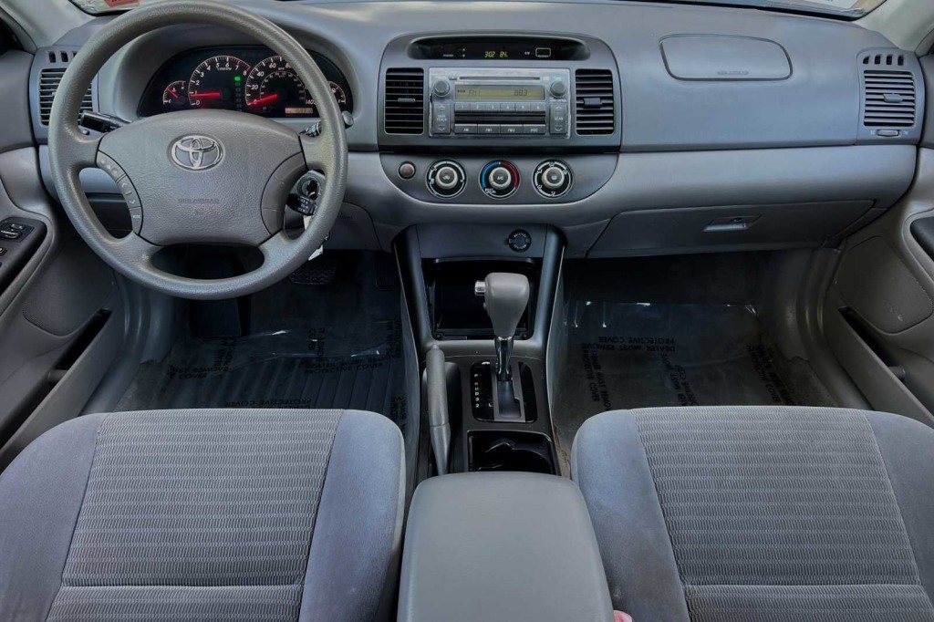 2006 Toyota Camry LE 2