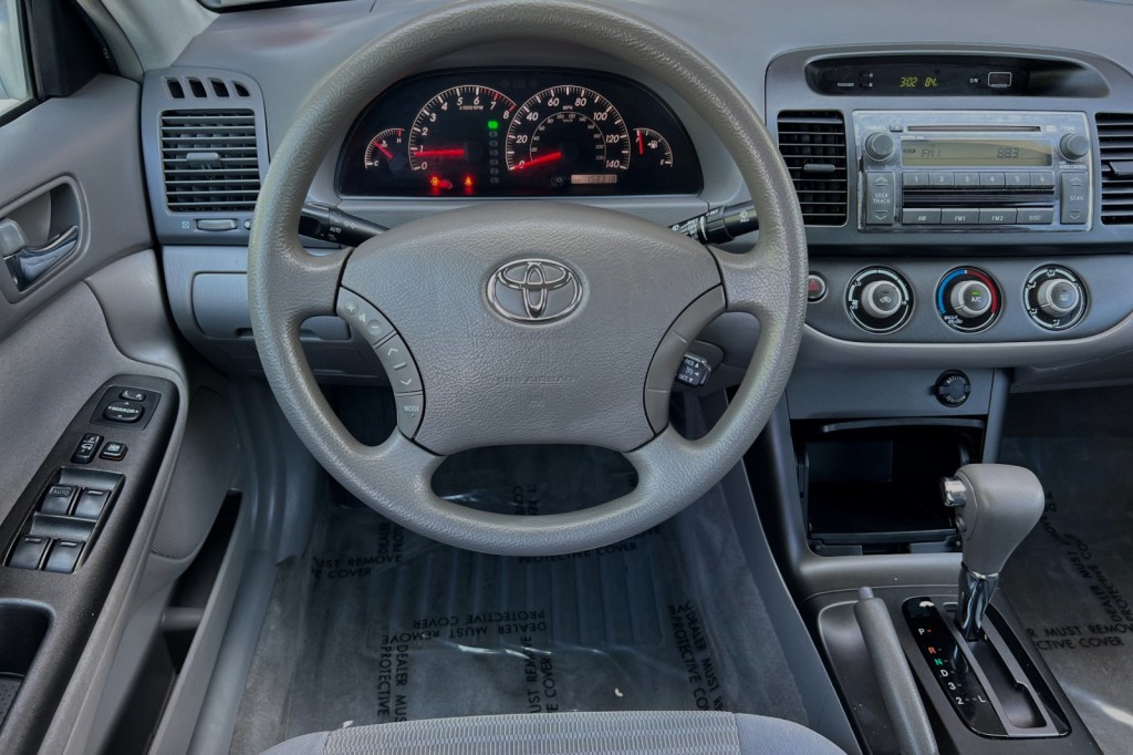 2006 Toyota Camry LE 11