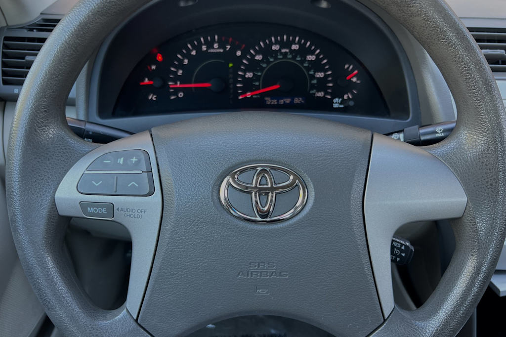 2007 Toyota Camry LE 26