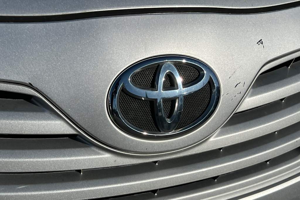 Thumbnail: 2009 Toyota Camry - 14