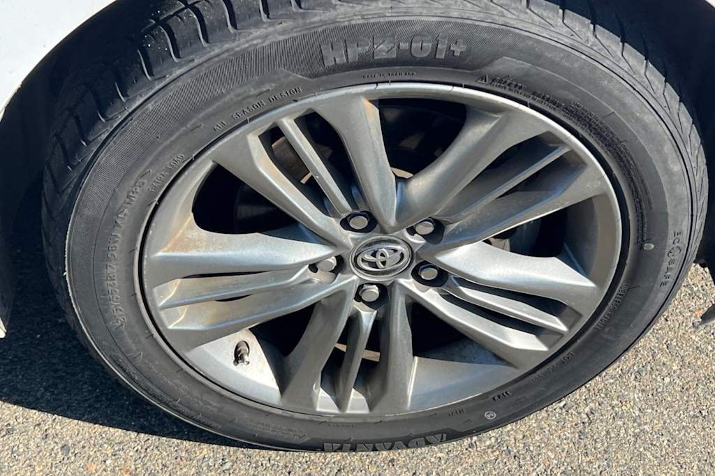 Thumbnail: 2017 Toyota Camry - 16