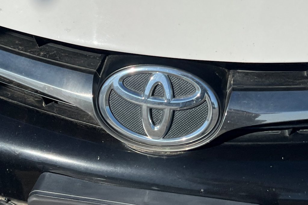 Thumbnail: 2017 Toyota Camry - 5