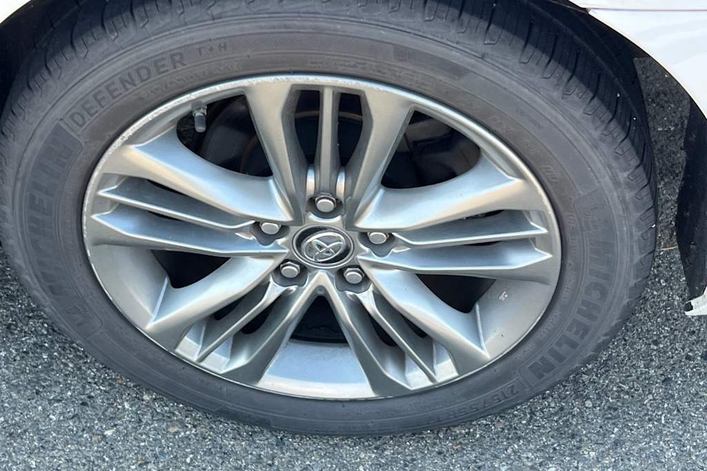 Thumbnail: 2017 Toyota Camry - 23