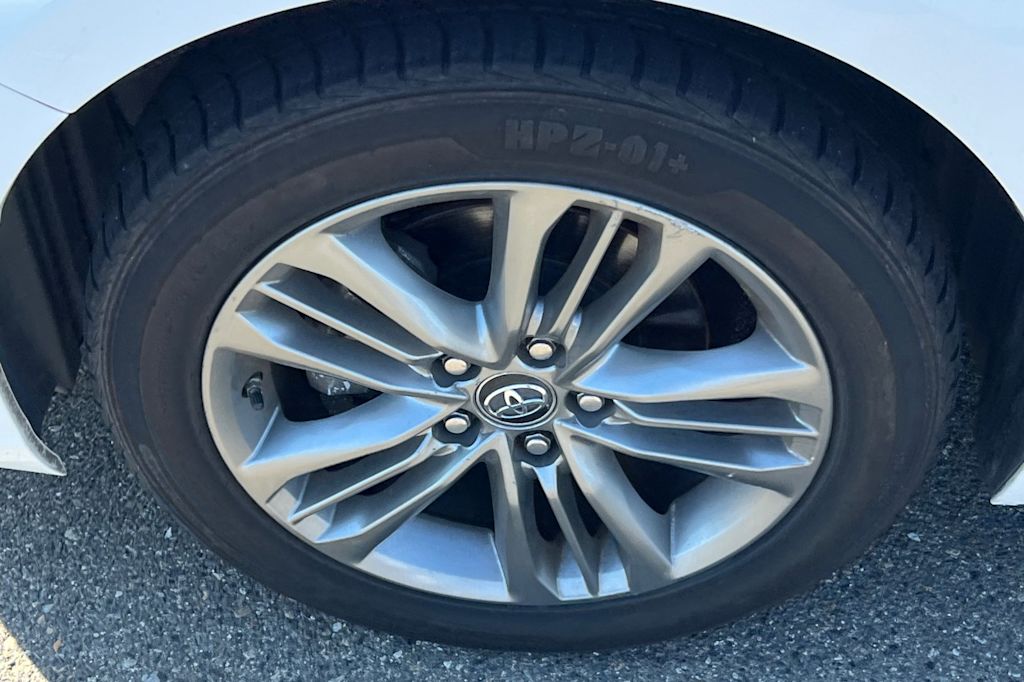 Thumbnail: 2017 Toyota Camry - 6