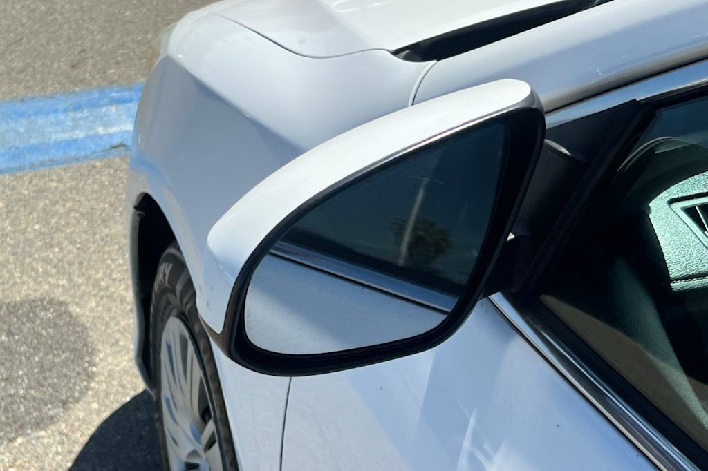 Thumbnail: 2014 Toyota Camry - 10