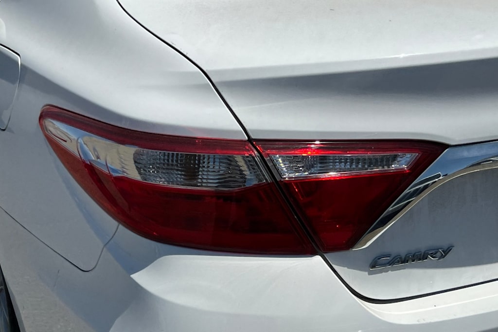 Thumbnail: 2017 Toyota Camry - 20
