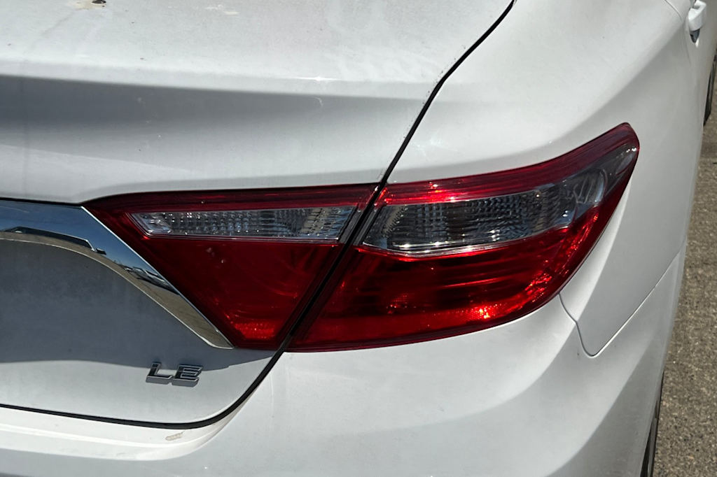 Thumbnail: 2017 Toyota Camry - 18