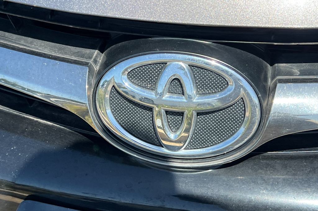 Thumbnail: 2017 Toyota Camry - 6