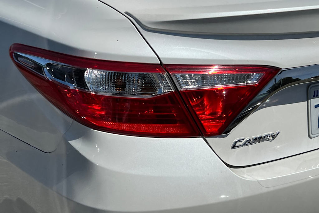 Thumbnail: 2017 Toyota Camry - 10