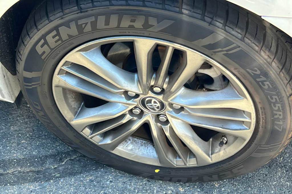 Thumbnail: 2017 Toyota Camry - 13