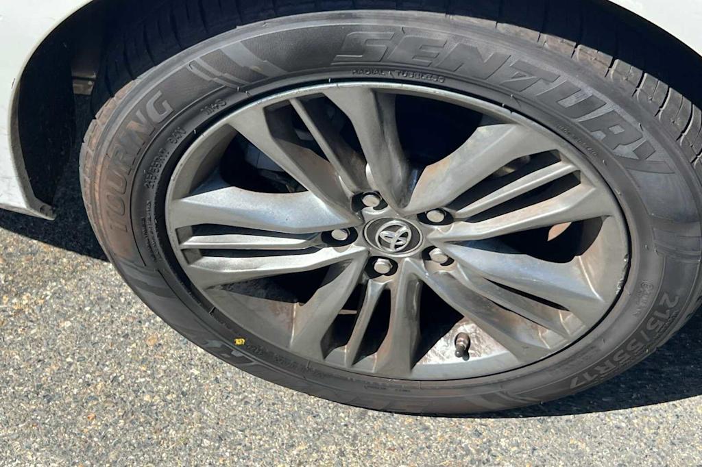 Thumbnail: 2017 Toyota Camry - 5