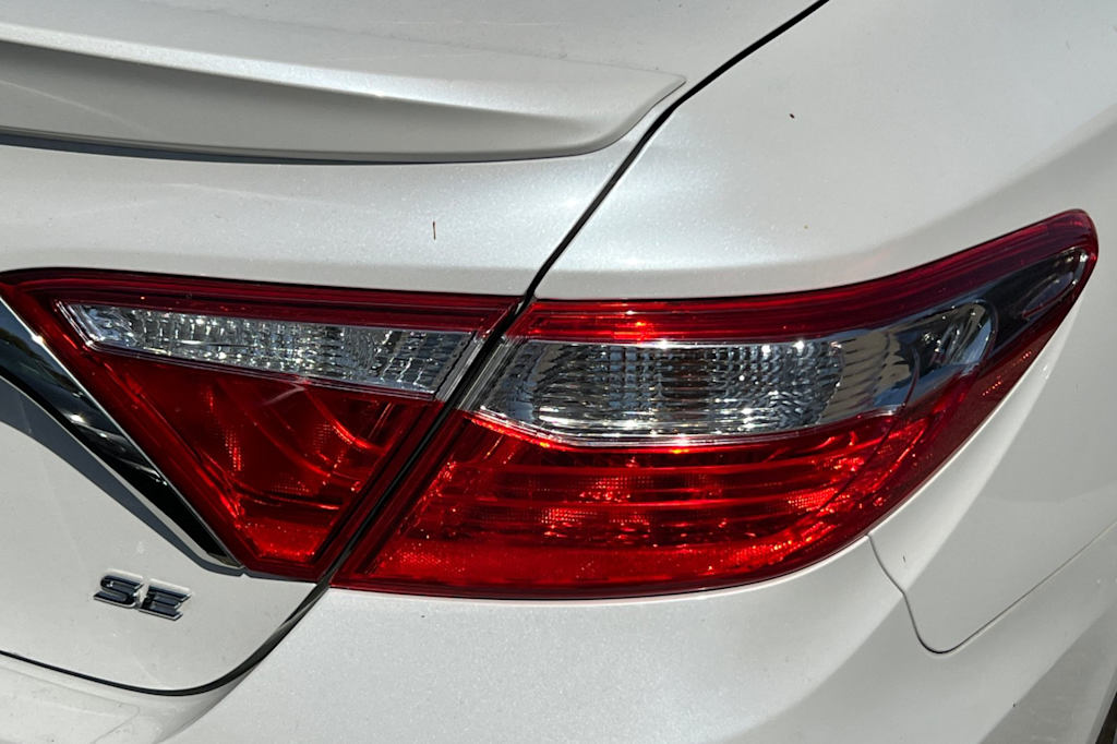Thumbnail: 2017 Toyota Camry - 12