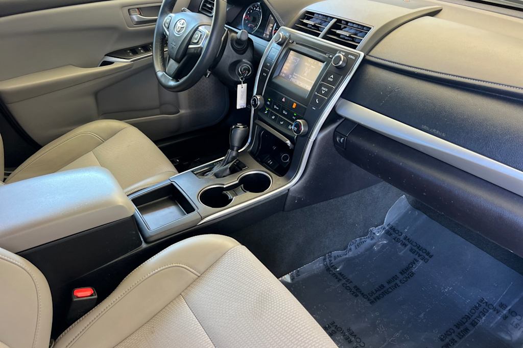 Thumbnail: 2017 Toyota Camry - 11
