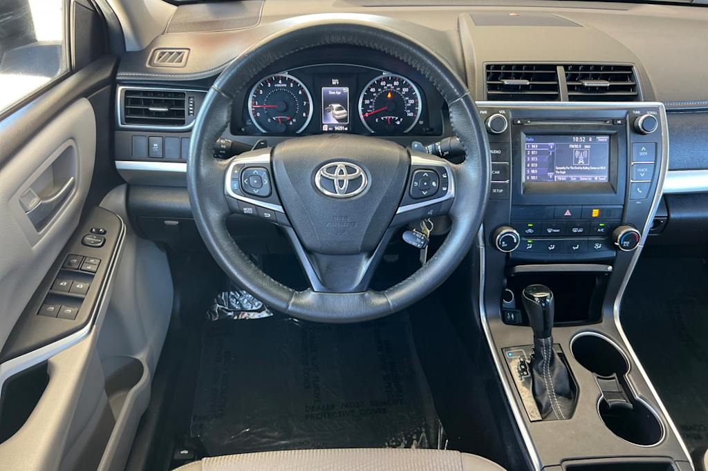 Thumbnail: 2017 Toyota Camry - 10
