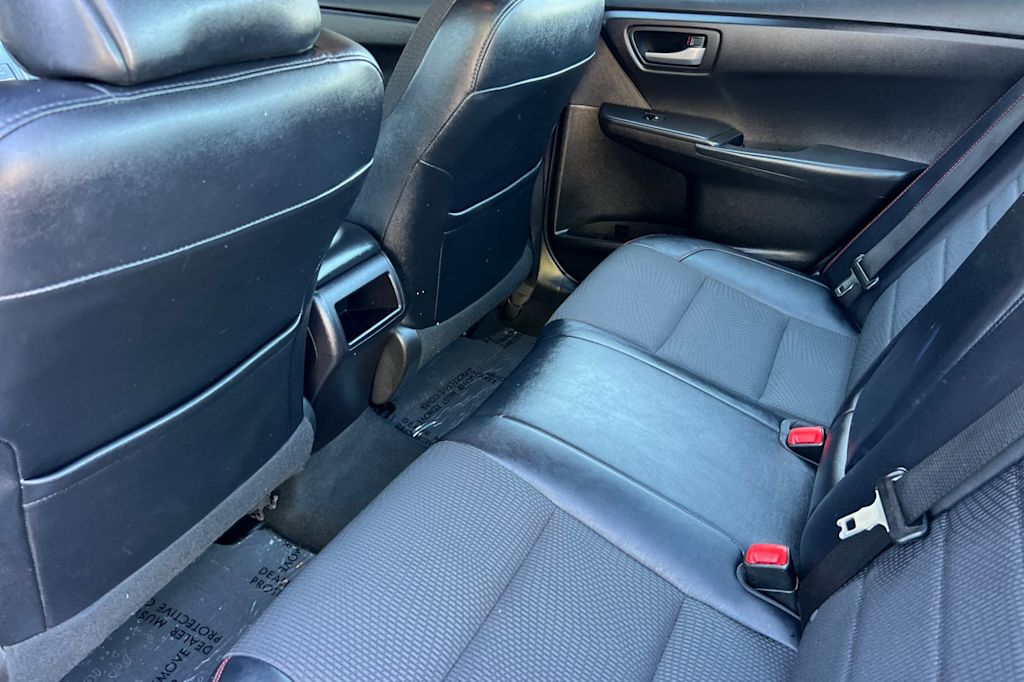 Thumbnail: 2016 Toyota Camry - 11