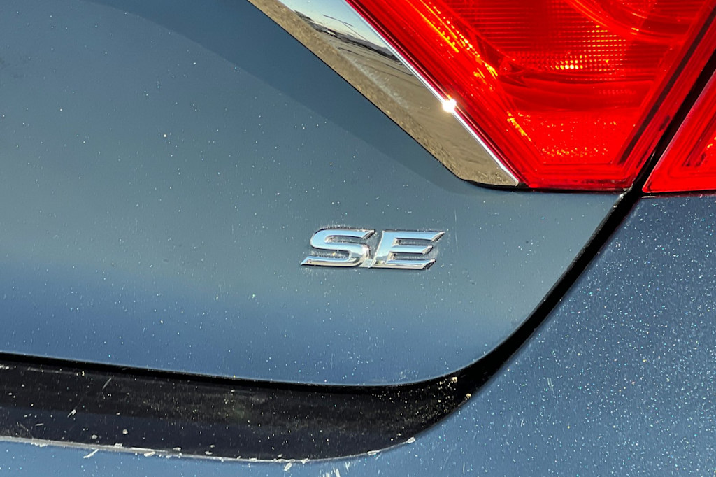 Thumbnail: 2016 Toyota Camry - 7