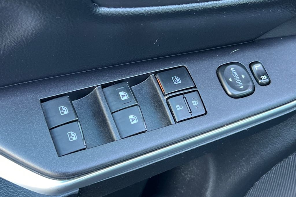 Thumbnail: 2016 Toyota Camry - 22