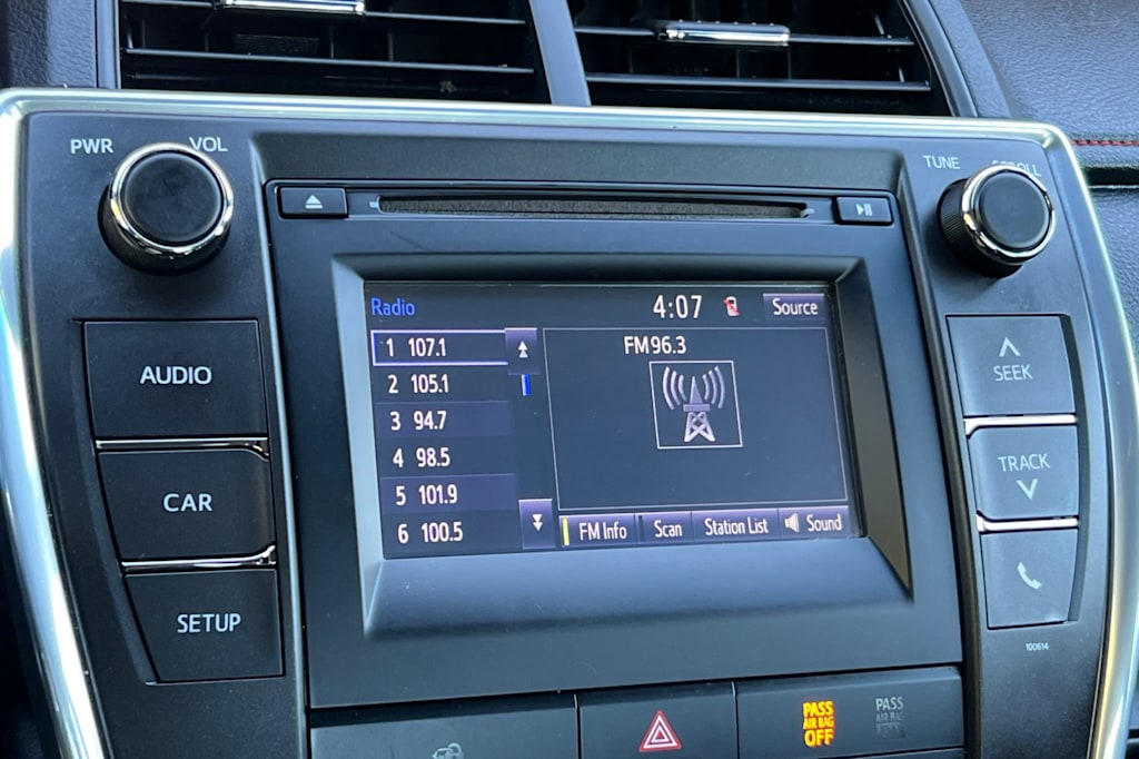 Thumbnail: 2016 Toyota Camry - 14