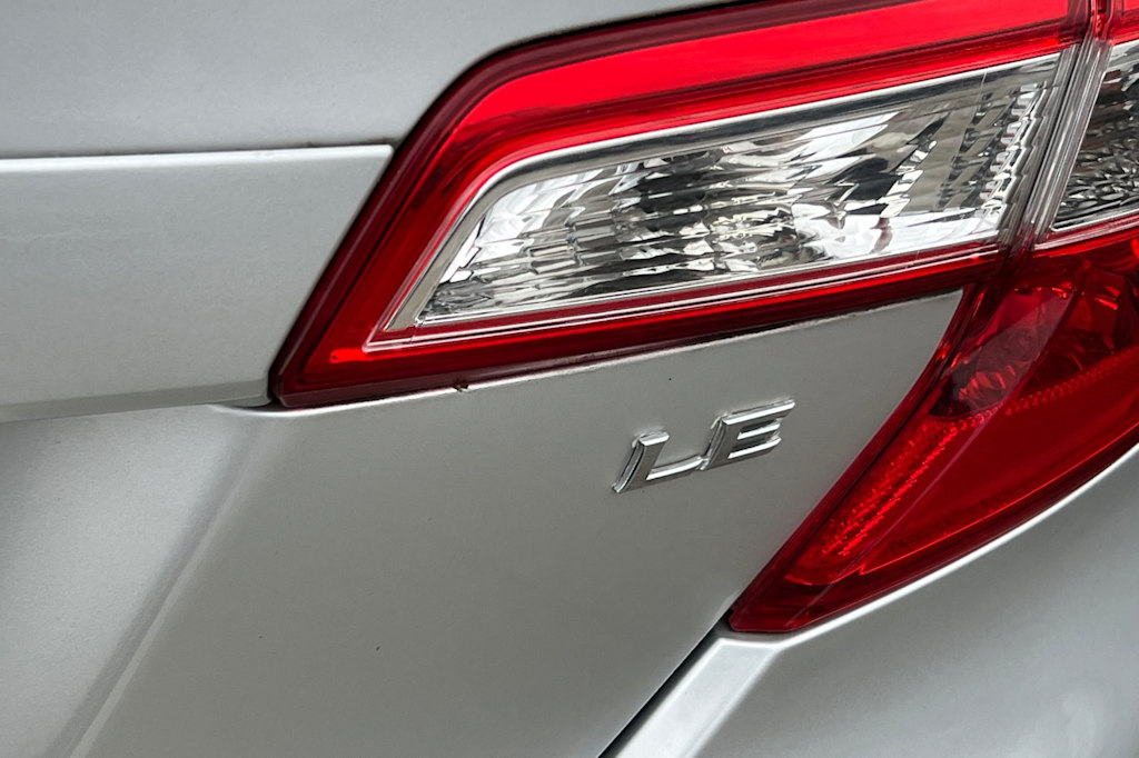 Thumbnail: 2012 Toyota Camry - 22