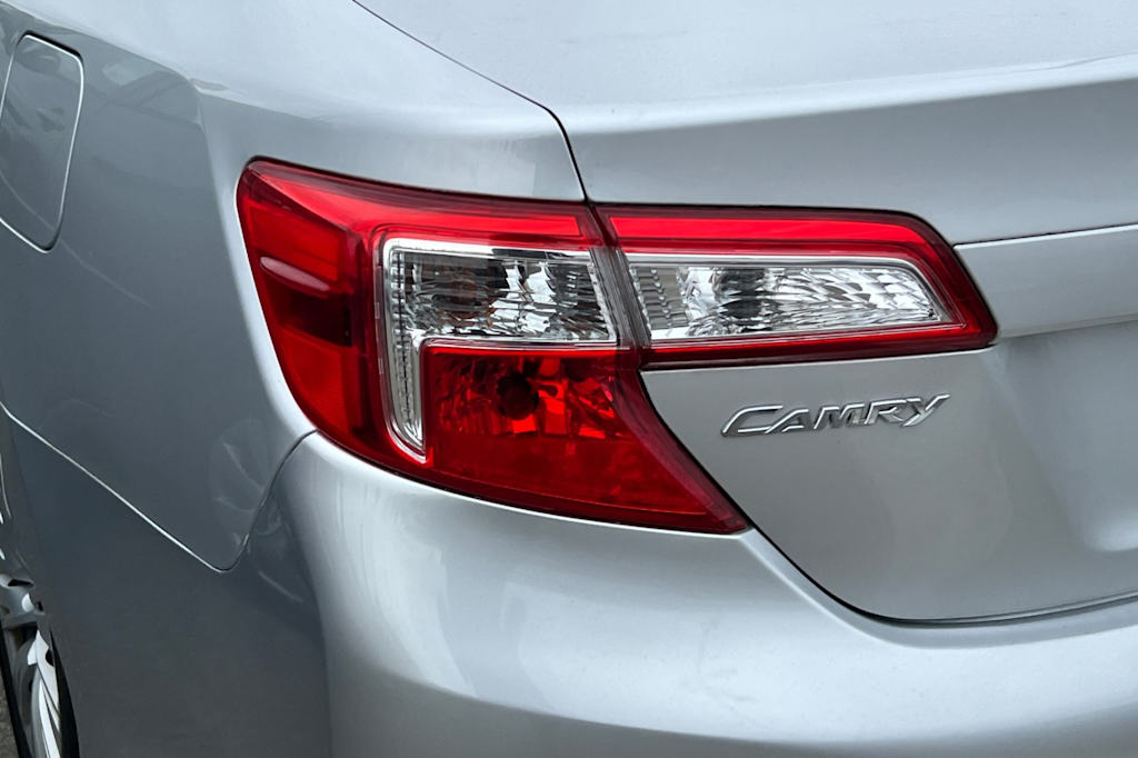 Thumbnail: 2012 Toyota Camry - 21