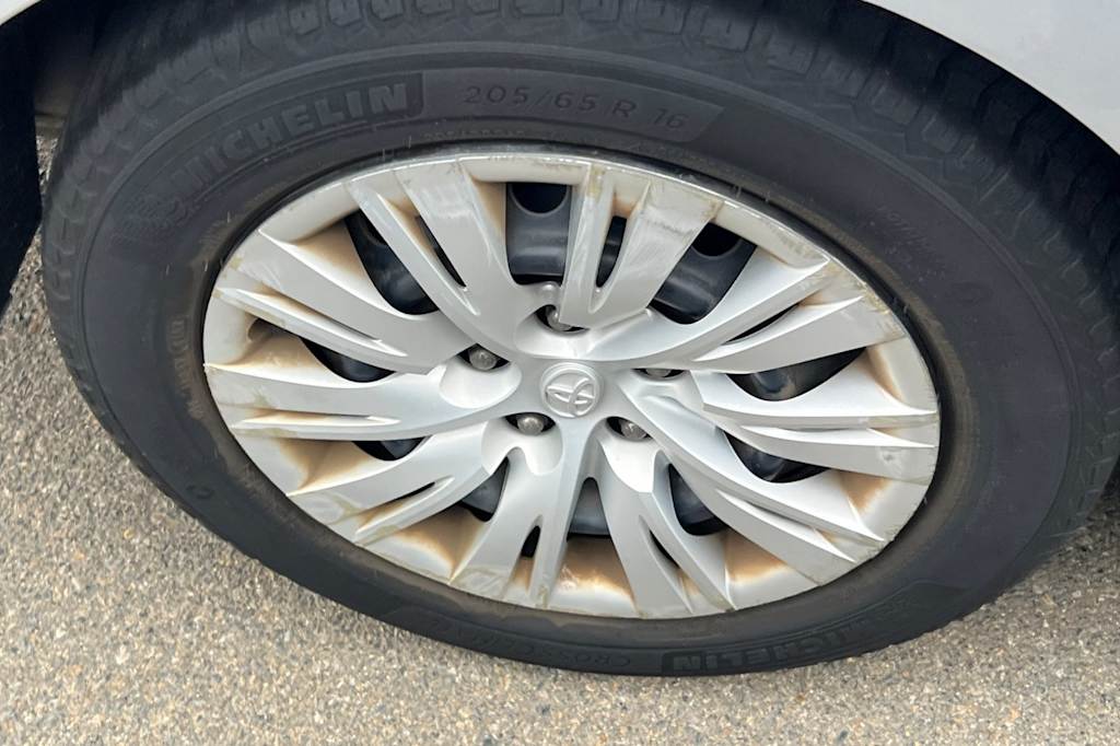Thumbnail: 2012 Toyota Camry - 18