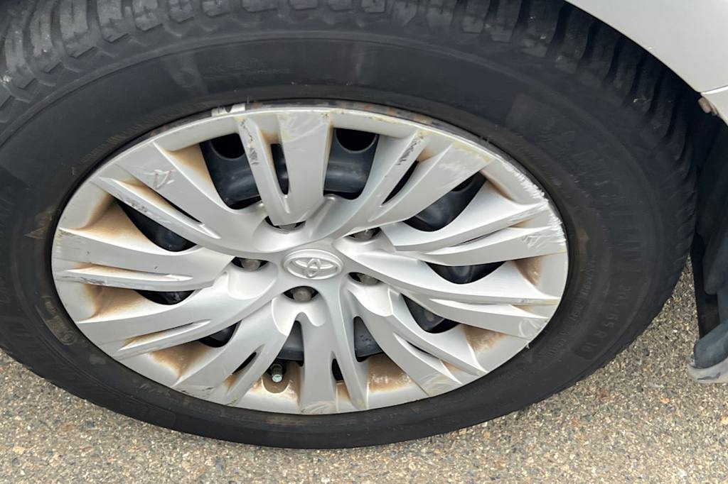 Thumbnail: 2012 Toyota Camry - 16