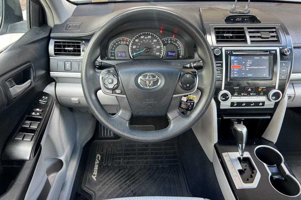 Thumbnail: 2012 Toyota Camry - 11