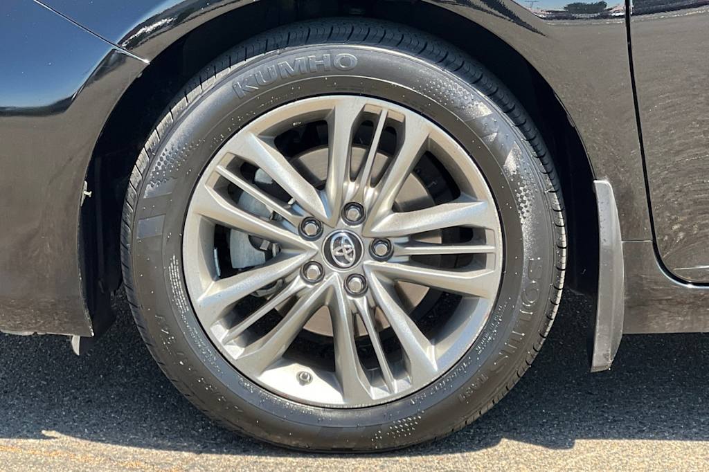 Thumbnail: 2016 Toyota Camry - 7
