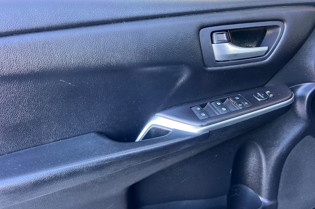 Thumbnail: 2016 Toyota Camry - 20