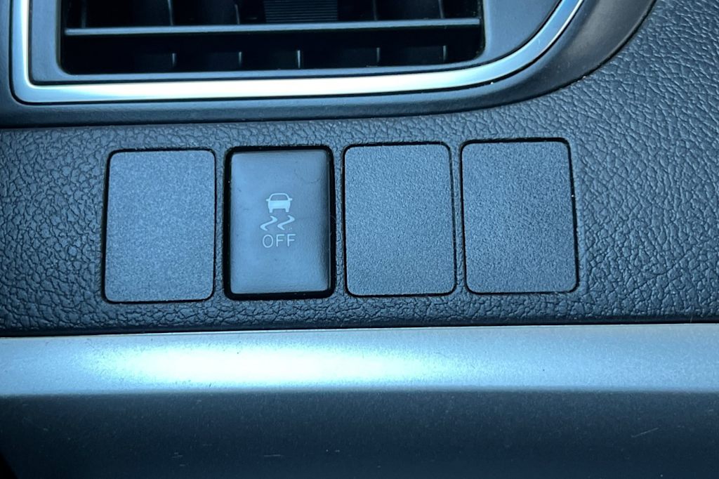 Thumbnail: 2016 Toyota Camry - 29