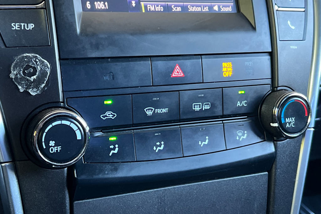 Thumbnail: 2016 Toyota Camry - 24