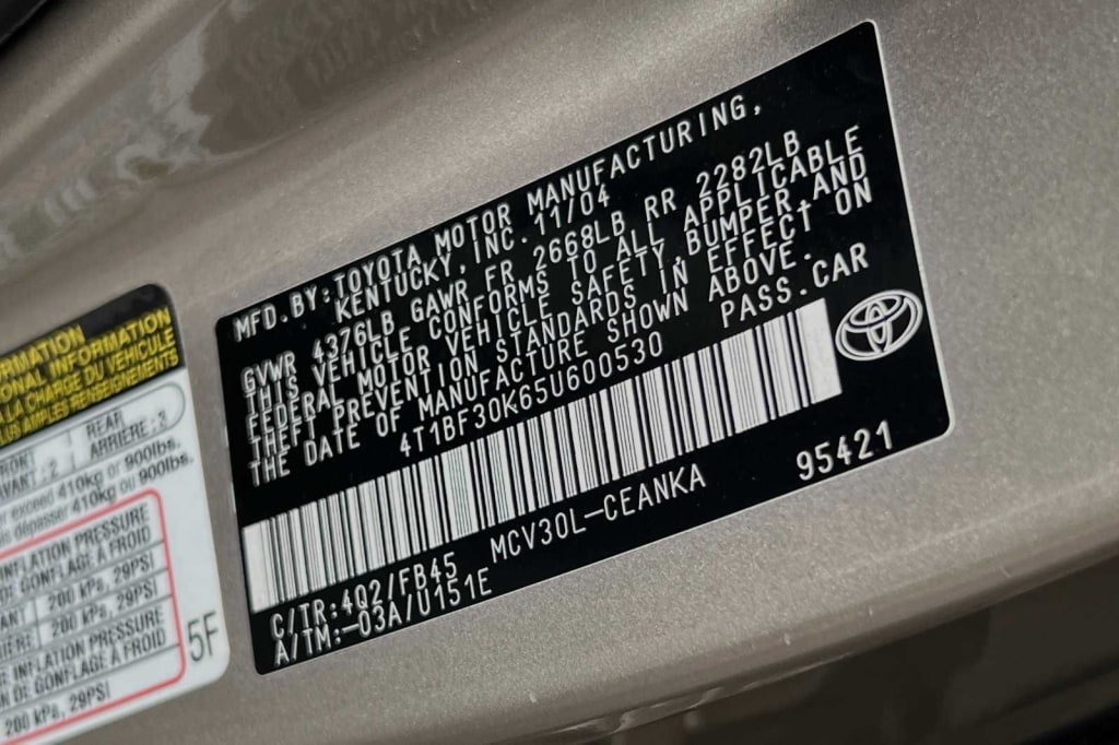 2005 Toyota Camry LE 17