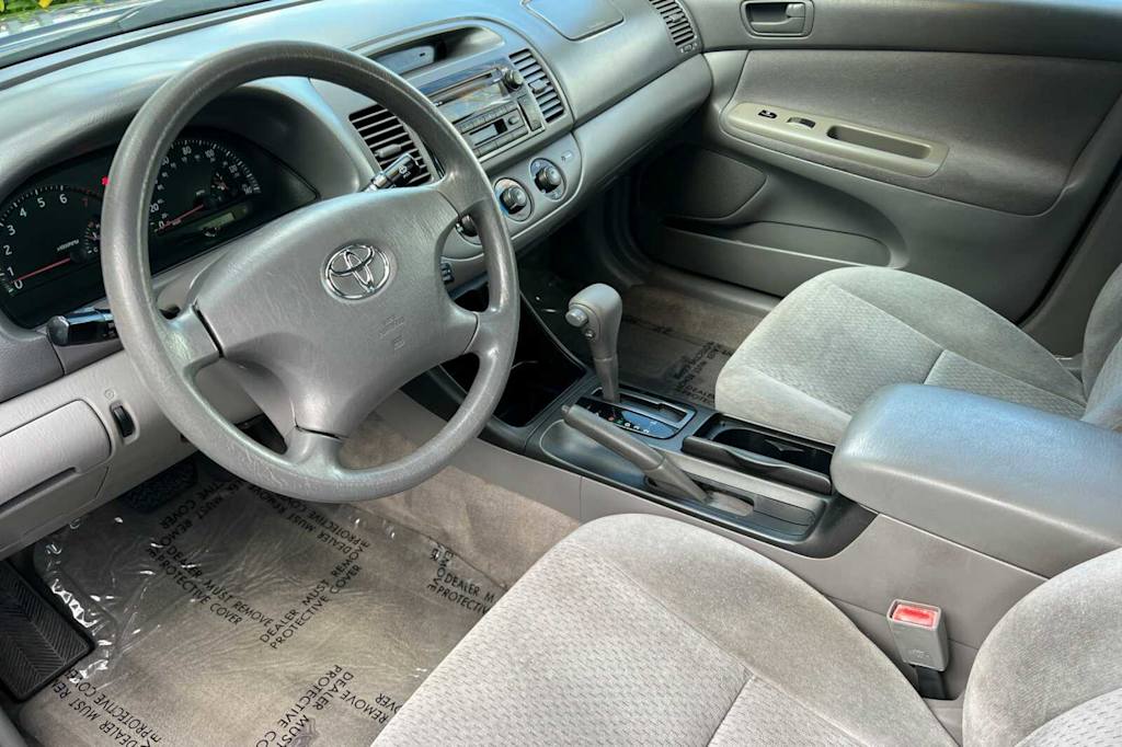 2003 Toyota Camry LE 9