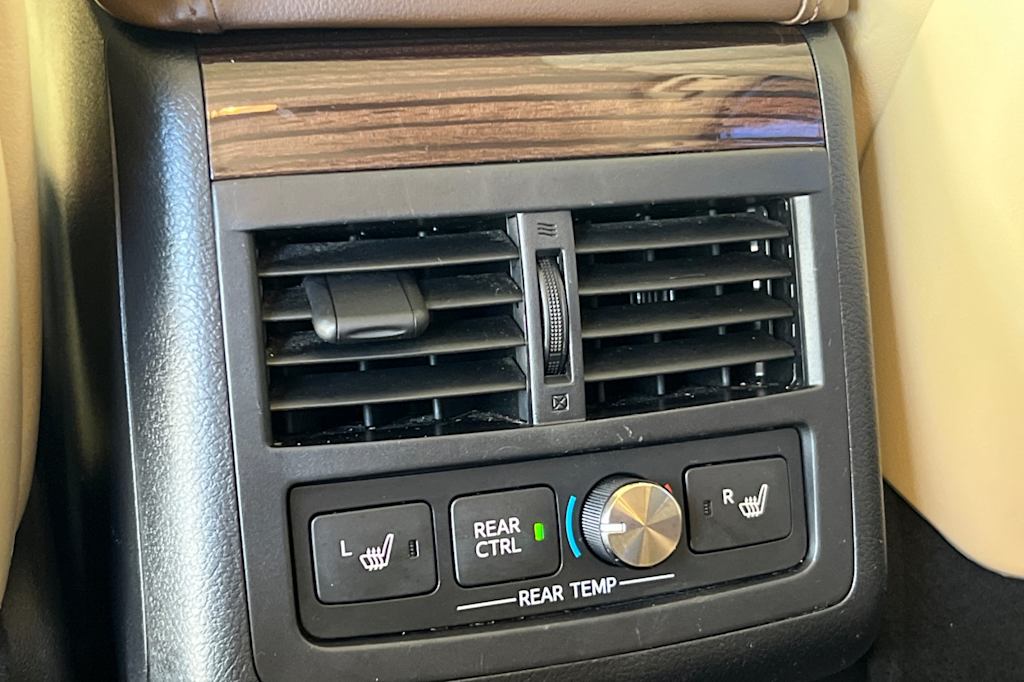 Thumbnail: 2013 Toyota Avalon - 22