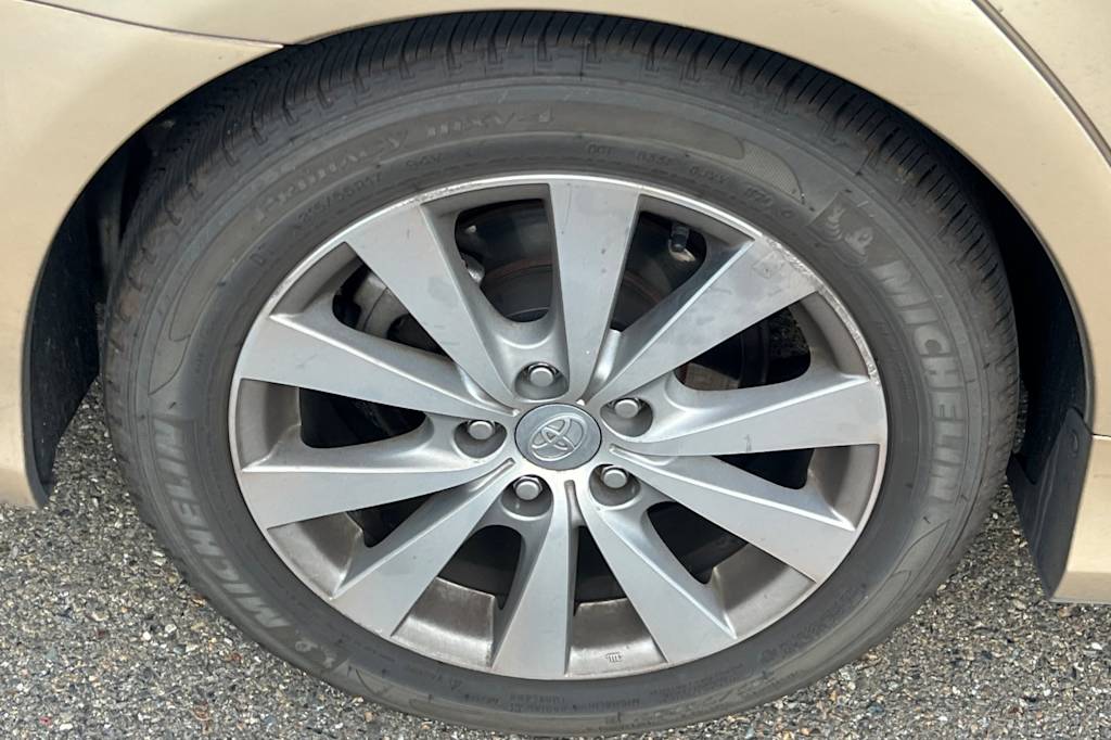 Thumbnail: 2011 Toyota Avalon - 17