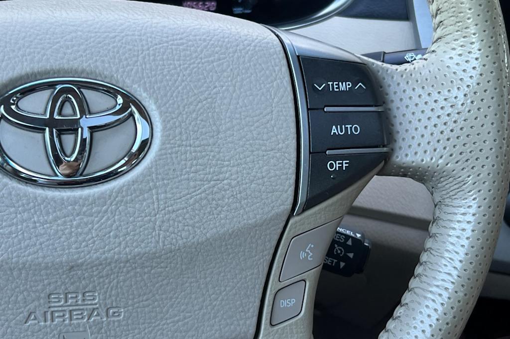 Thumbnail: 2011 Toyota Avalon - 29