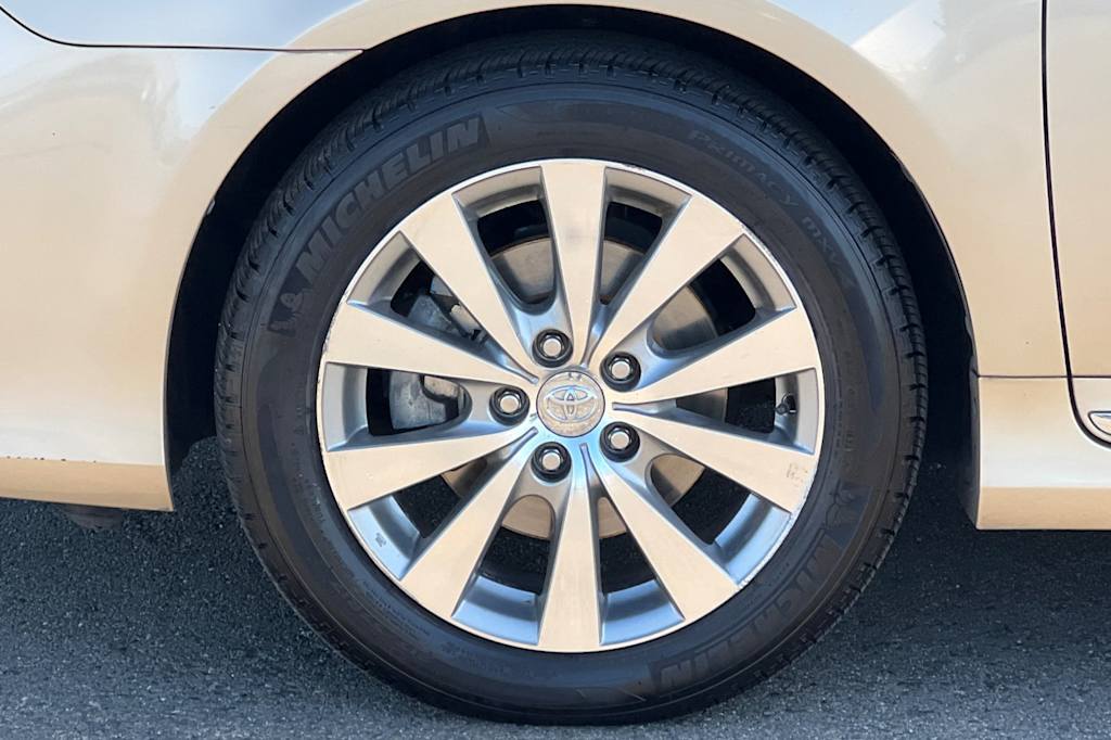 Thumbnail: 2011 Toyota Avalon - 8