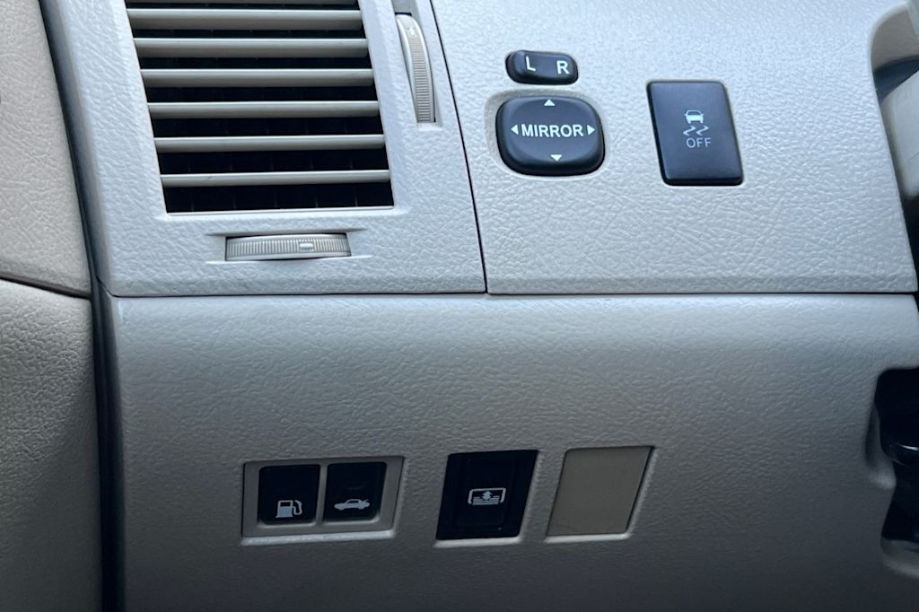 Thumbnail: 2011 Toyota Avalon - 31