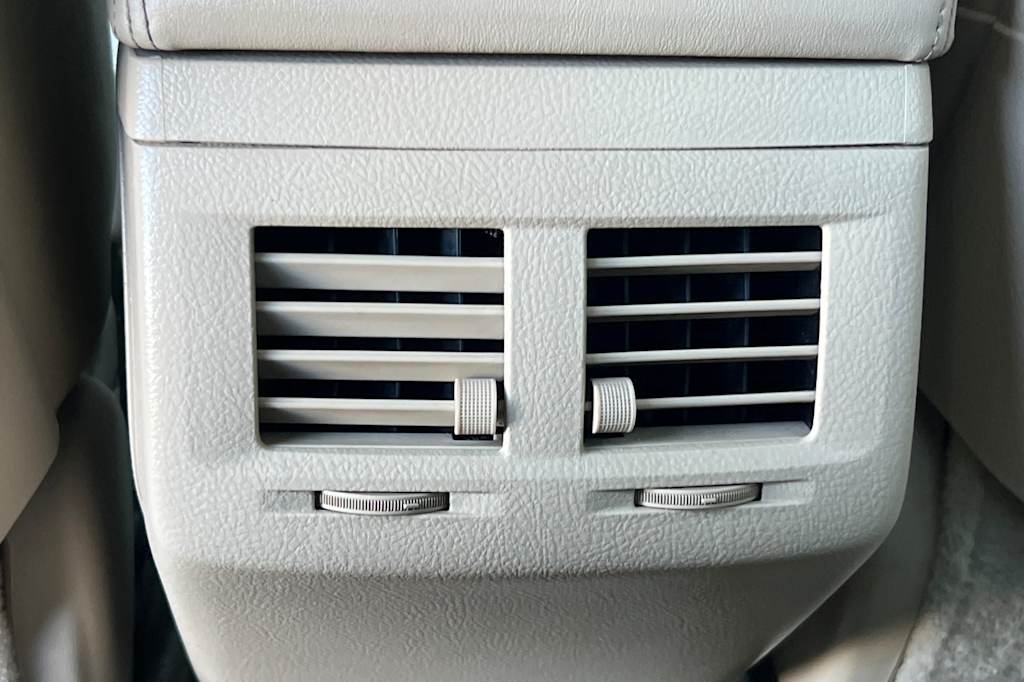 Thumbnail: 2011 Toyota Avalon - 22