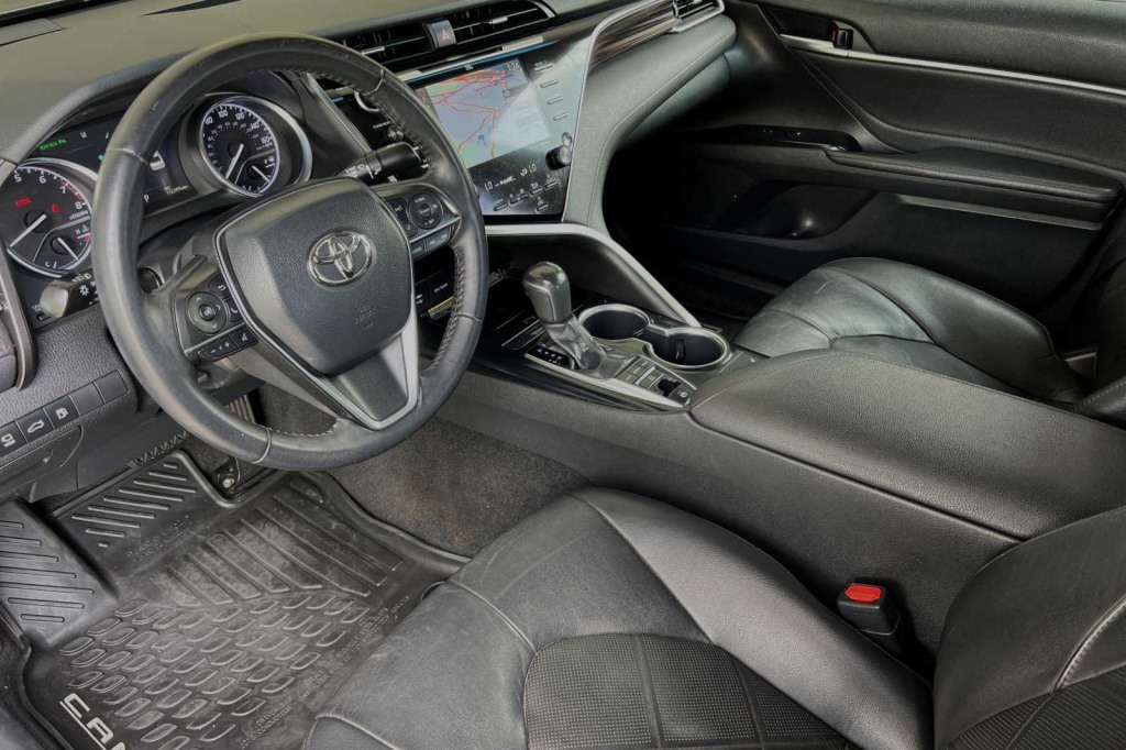 2018 Toyota Camry XLE 8