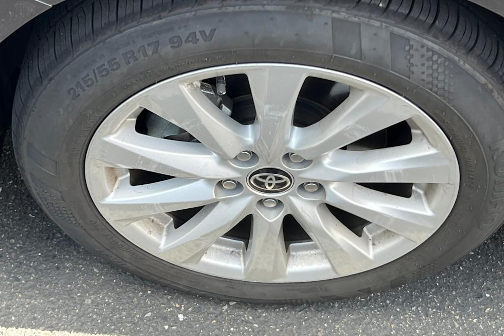2020 Toyota Camry LE 22