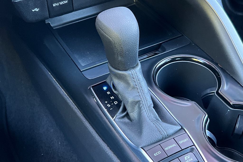 Thumbnail: 2020 Toyota Camry - 14