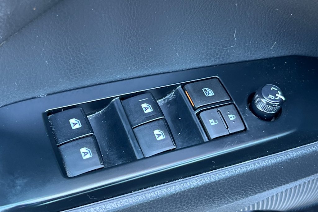 Thumbnail: 2020 Toyota Camry - 21