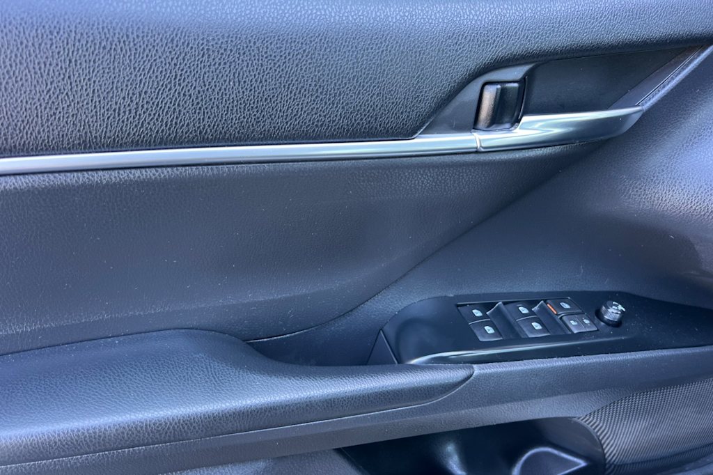 Thumbnail: 2020 Toyota Camry - 20