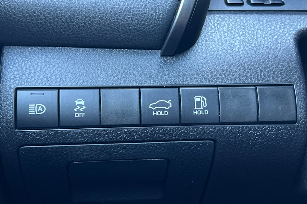 Thumbnail: 2020 Toyota Camry - 30